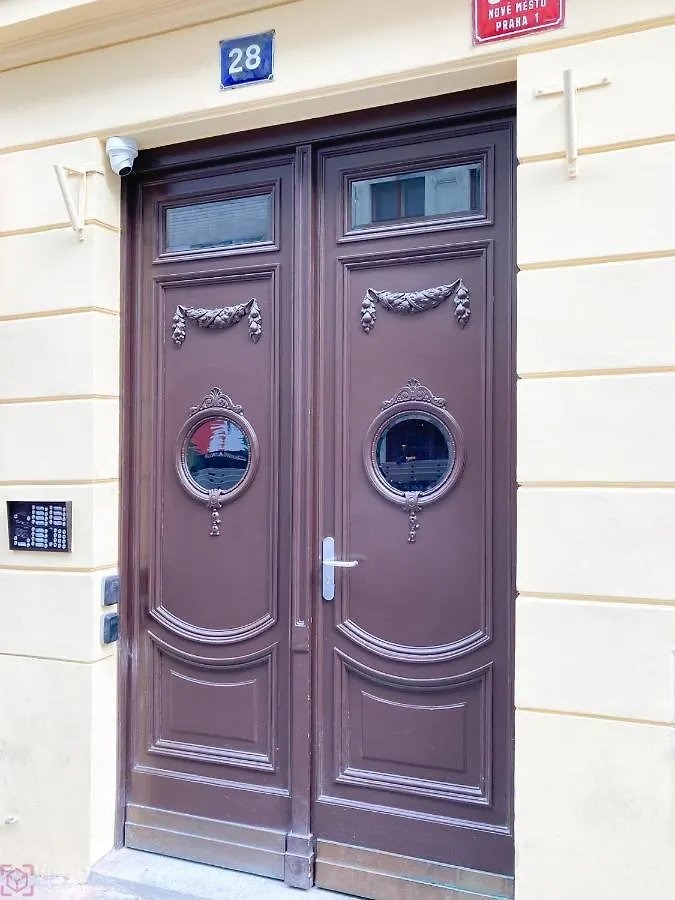 פראג Colorful Wenceslas Square Apartment